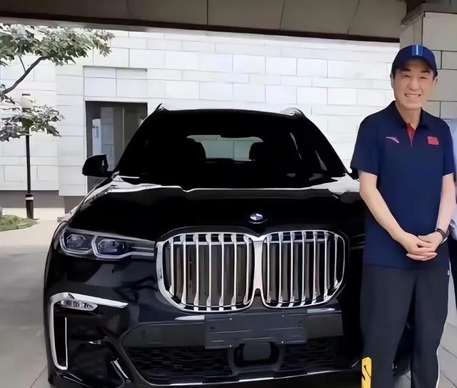 越低调,越出乎意料,细看 73 岁张艺谋的资产,才知什么叫人生赢家