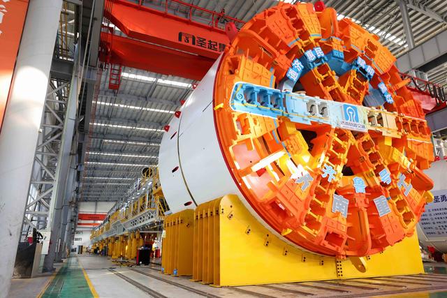 美国网民破防:没有美国允许,中国为何敢私自研发DUV光刻机?