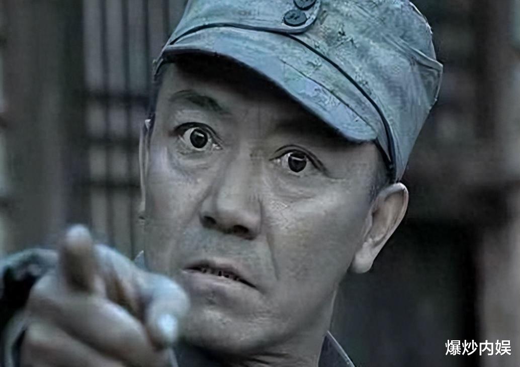 儿子30年的报复让他遗憾终生,抛弃24年原配,迎娶小娇妻