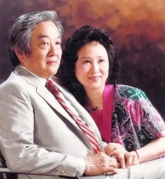琼瑶前夫:60年前体面离婚,今92岁高龄仍健在,儿子儿媳太争气
