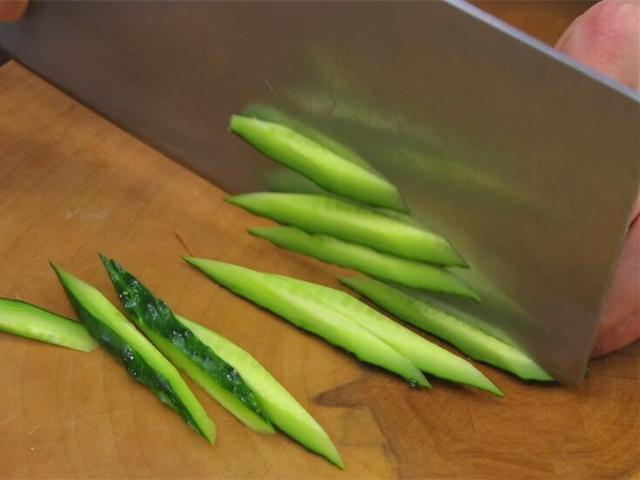 初春,吃菠菜不如多吃它,一养肝,二明目,三安神,营养又好吃!