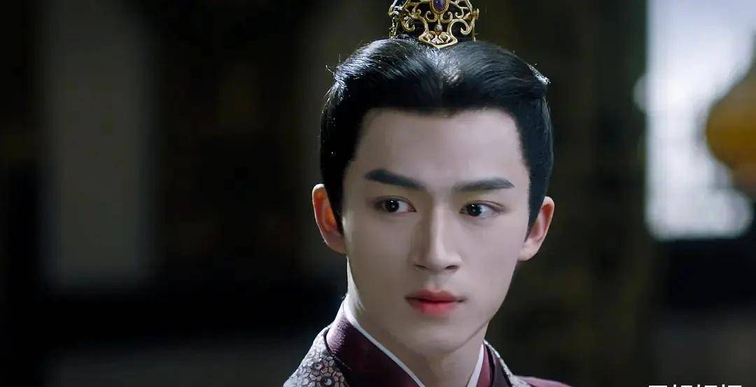 31岁杨紫《家业》男主是王星越!于正讥讽她接烂戏,又利用她炒作CP?