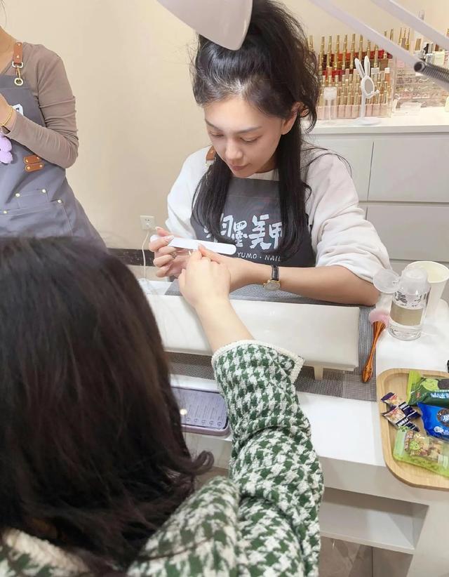 高君雨 1天6瓜,高君雨账号被封,金靖官宣怀孕,田馥甄被抵制,都是大瓜