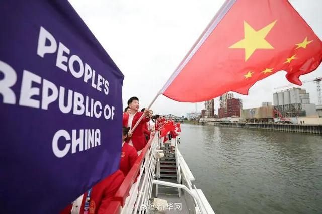 田亮、叶一茜全家亮相巴黎奥运会，森碟身材高挑，颜值超高