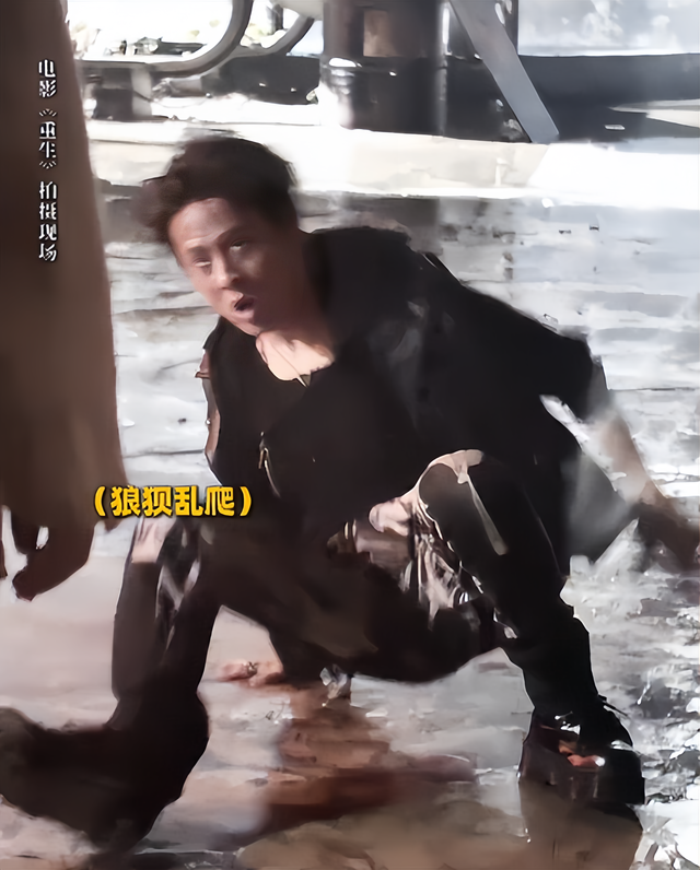 打的越真演技越稳！《打黑》包贝尔摔酒瓶扯下59岁张家辉的遮羞布