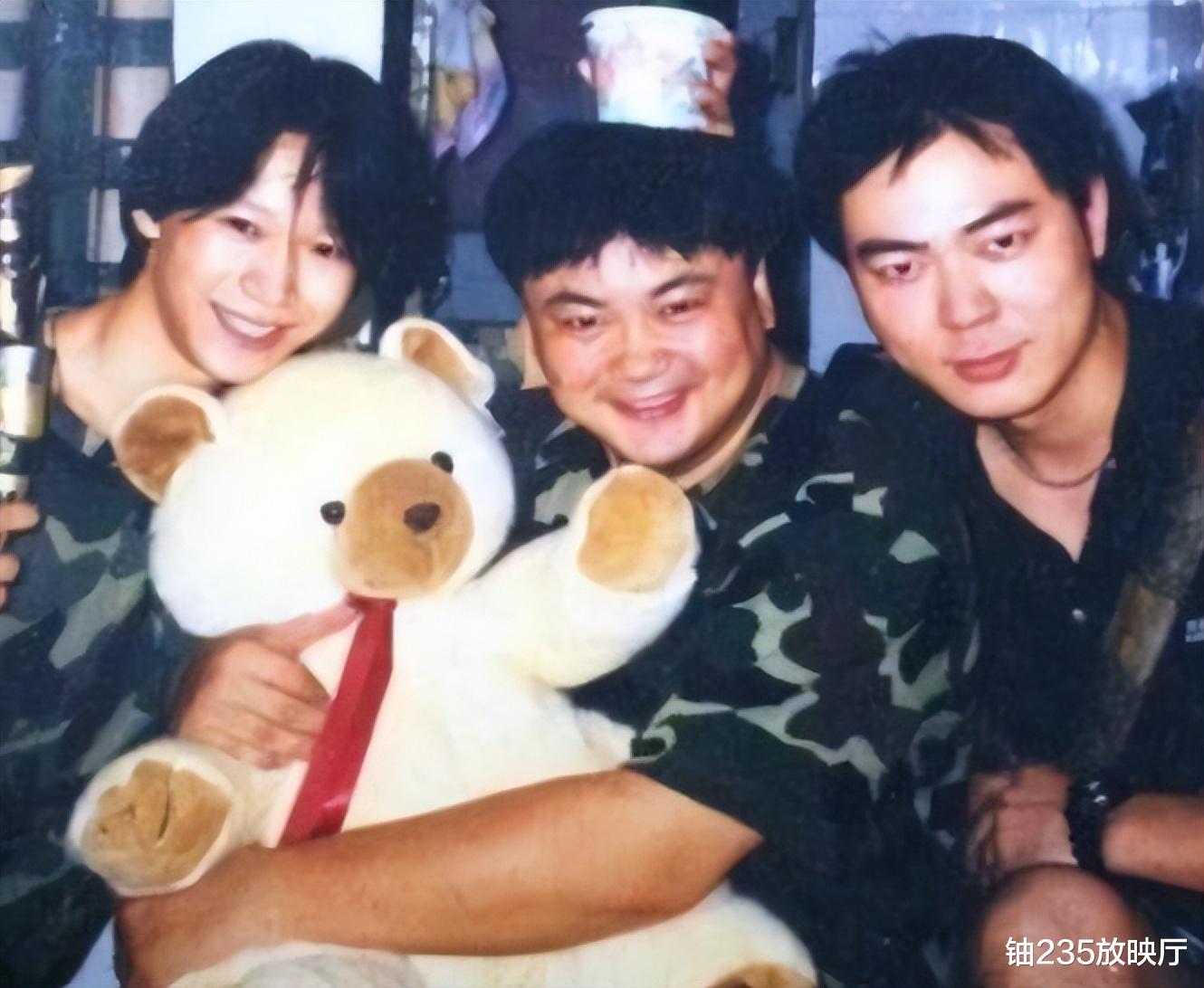 一条视频,暴露了洪剑涛的“真实财力”:一般老百姓连想都不敢想