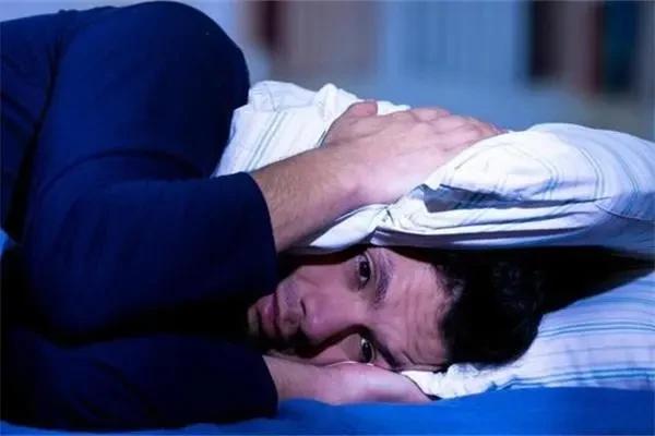 最佳睡眠时间表出炉:睡多久、怎么睡,1岁~75岁都说得很清楚