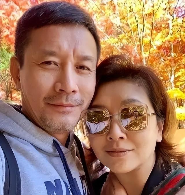 郑绪岚|41年前靠登上春晚走红,却转身加入美国国籍,如今想回国捞金