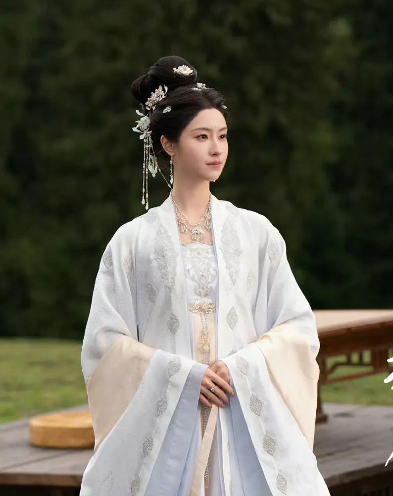 王鹤棣《大奉打更人》开播，这剧的美女太多了吧，你喜欢哪个？