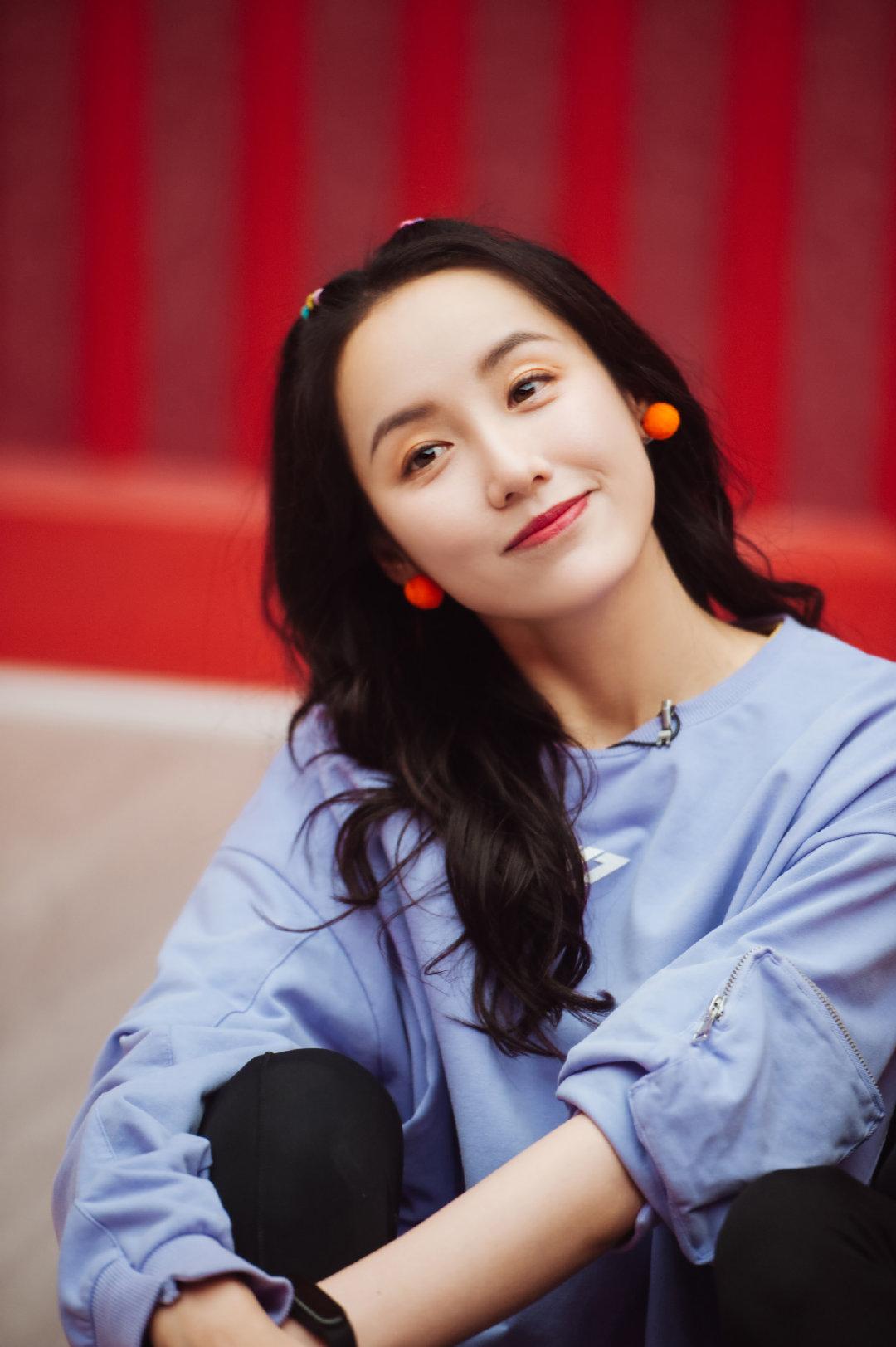 胡歌带她入行,唐嫣把她带火,人人都想娶她,现在40多岁美到犯规