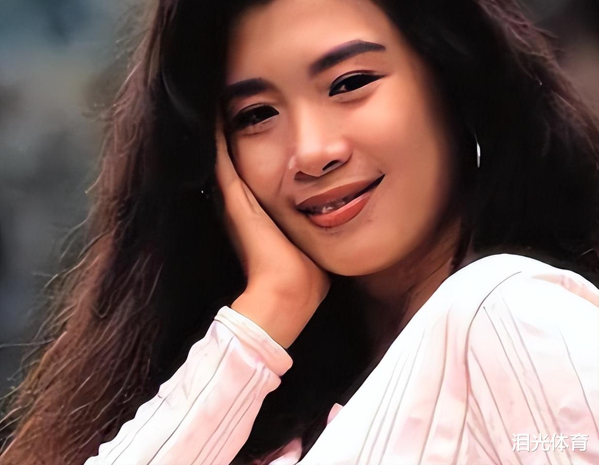 “三级艳后”曾拒绝成龙!如今61岁胖到220斤,依旧美到撩人心弦