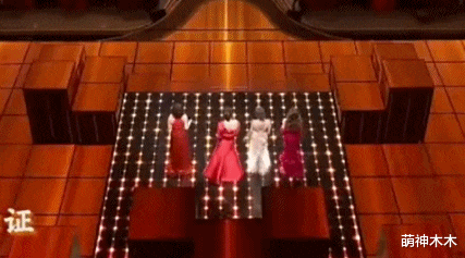 上春山2.0来了！薛凯琪春晚独穿白色被批抢镜，扭胯卖力妩媚过头