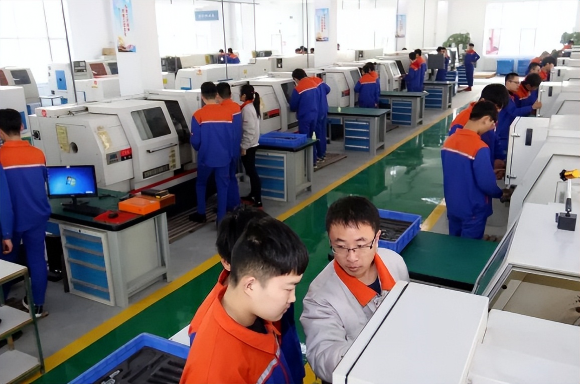 如果我国像德国一样，技工的工资超过公务员，那么会发生什么？