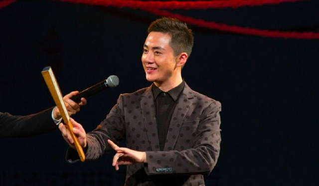 红得快，凉得快的4位明星，以前是男神女神，如今“无人问津”