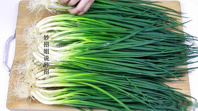 才知道,原来保存小葱这么简单,放1年和新鲜的一样,方法太棒了