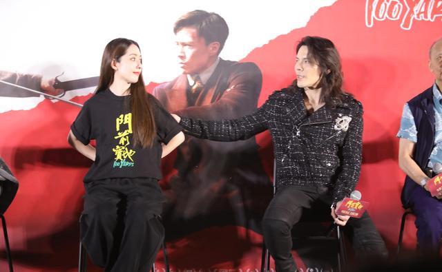 委屈很多年!向佐深夜发文:我拼命努力,最终却换来嘲笑声一片