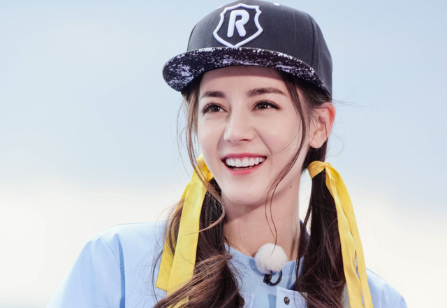 看了迪丽热巴现状，才知为何《花少》聚会独缺了她，原因令人无奈