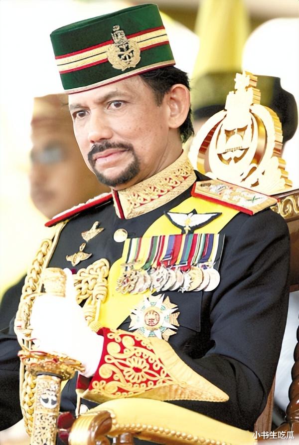 文莱大王妃:圆脸很富态,“赶走”两个情敌,和国王表哥白头到老