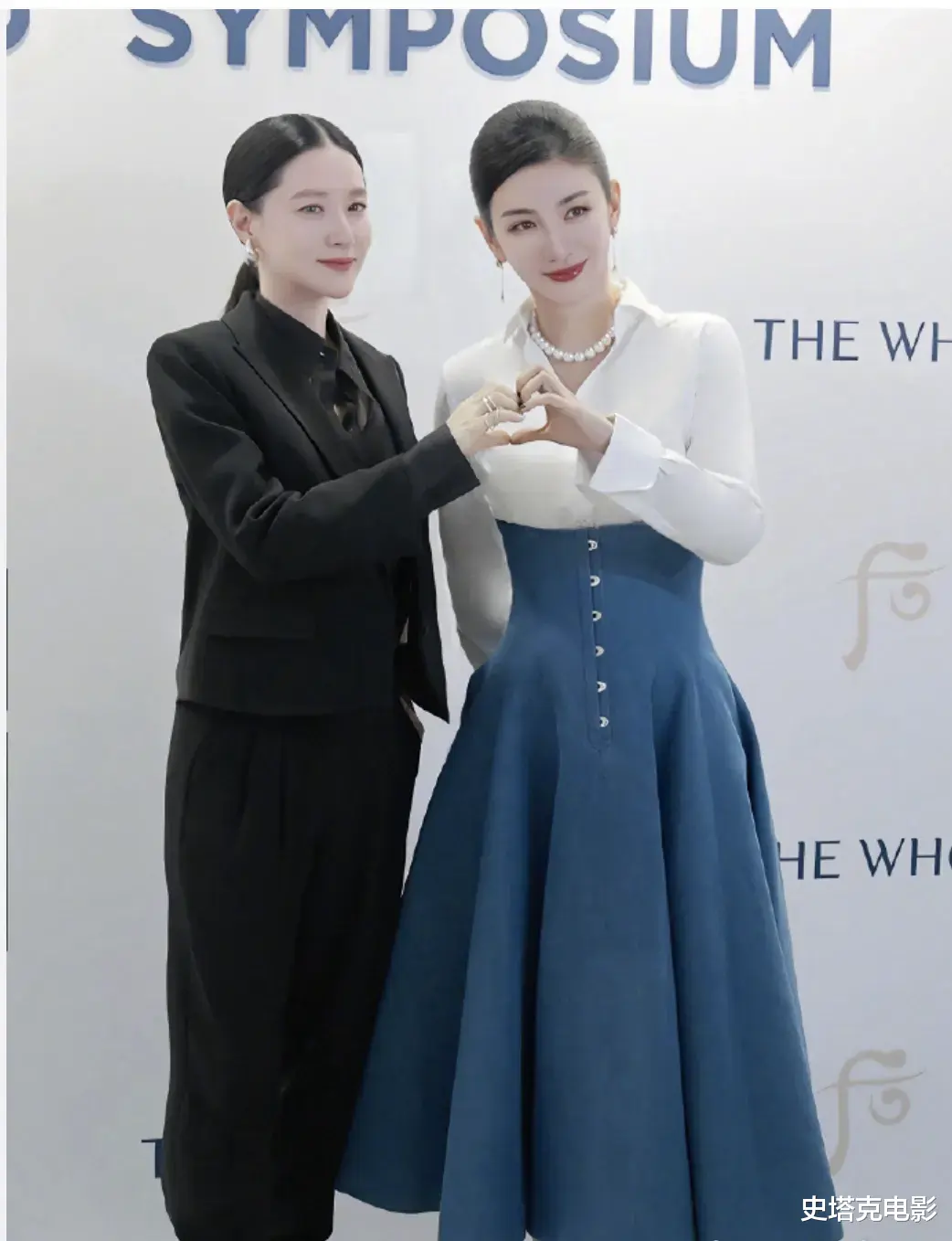 53岁李英爱、46岁黄奕生图曝光,仅相差7岁,谁是科技脸一目了然