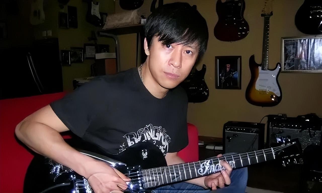 曾连登14次春晚的歌坛巨星,如今家产被拍卖住进养老院