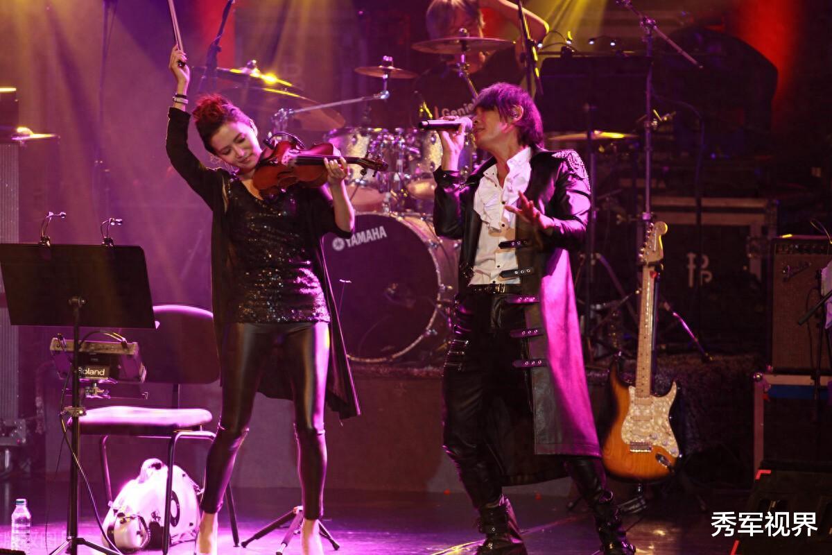 55岁黄品源再娶24岁娇妻！3婚2离后，他的爱情还能走多远？