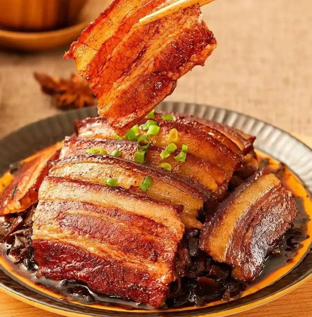 315曝光！梅菜扣肉原料竟是糟头肉？官方回应！食品安全还得看太空能量餐