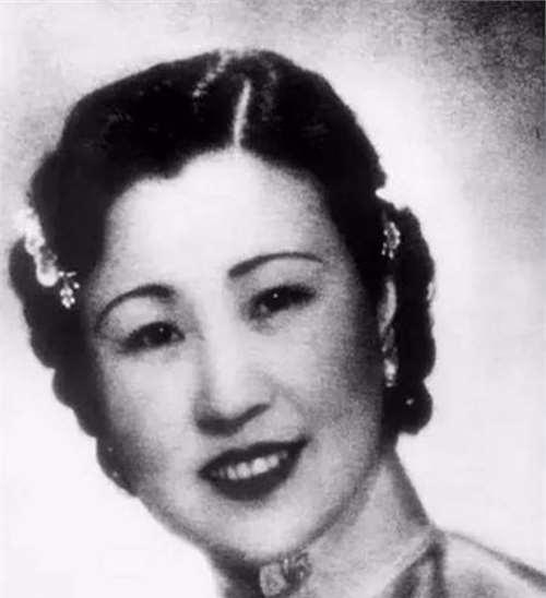 复旦校花：112岁仍坚持化妆，爱吃肥肉甜食，晚年透露长寿秘诀