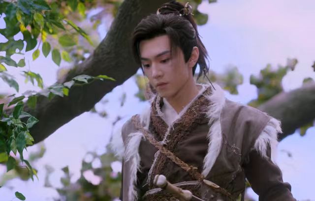 两版《仙剑》角色造型引热议,五官夸张与嘟嘴形象是否偏离胡歌经典原作引发质疑