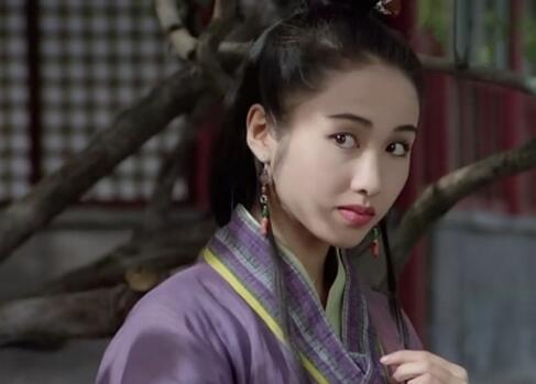 黎姿：嫁给大15岁残疾富豪，一家5口3人残疾，风光背后尽显心酸