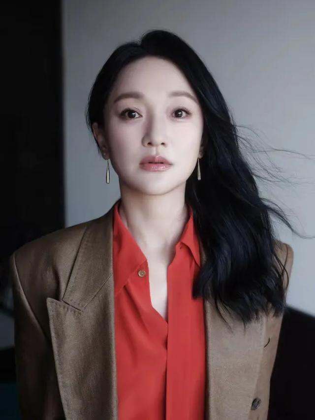 周迅真幸运,50几岁了才被发现脑袋空空,没文化!合作演员崩溃了