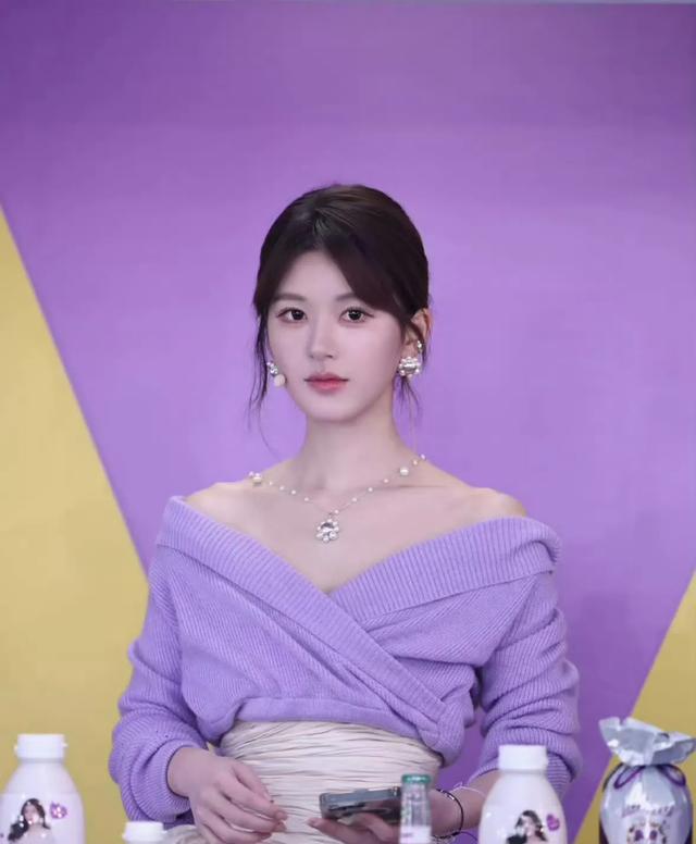 赵露思直播落泪,回应相貌没以前好看情绪波动,网友:妆容问题