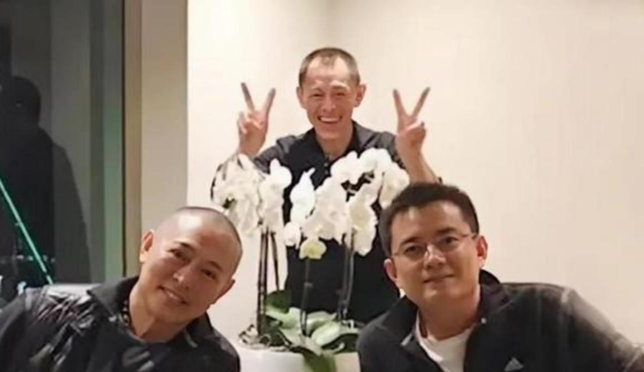 李连杰二哥李连利:弟弟给大哥120万年薪,他却住农村死于喉癌