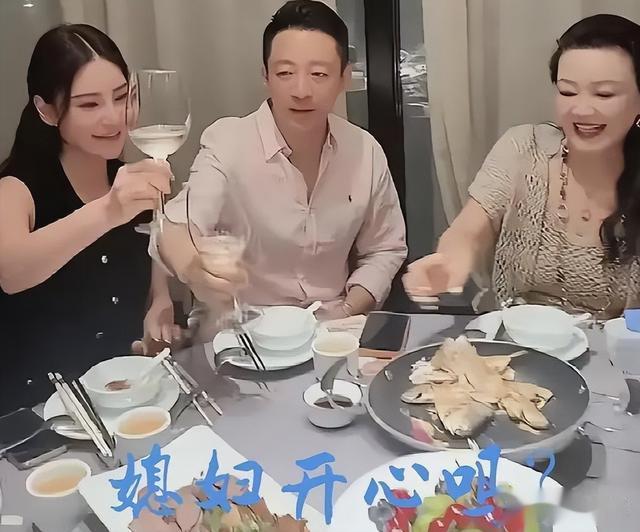 汪小菲新店铺开张,张兰马筱梅把酒言欢,大S模仿者遭麻六记驱逐