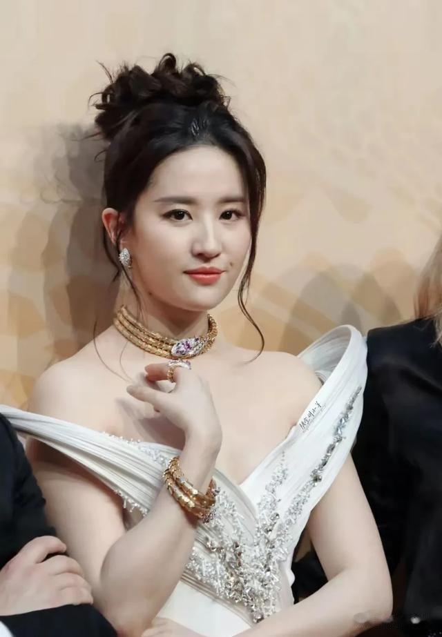 珠圆玉润刘亦菲