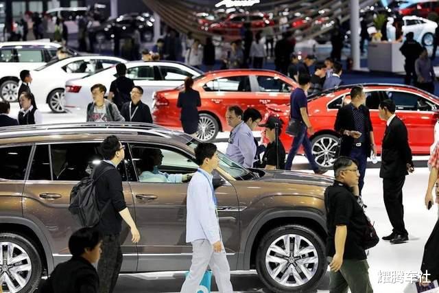 车企“冲量战”打响，车是现在买还是等年后？