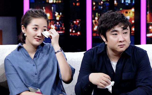 “爸爸基因”有多强大?父女俩共用一张脸,妈妈貌美如花也没用