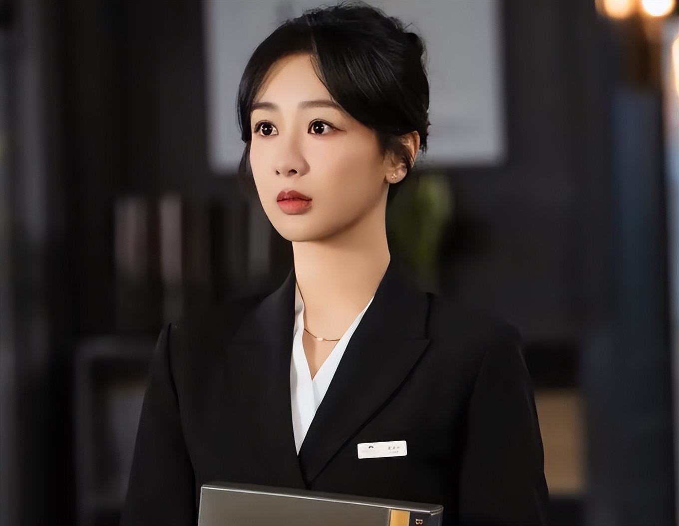 播1天收视率全国第二,殷桃令观众成功入坑,家庭剧有天花板了?