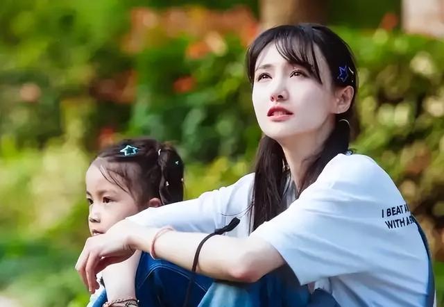 2025年,他们终于同意爽子和胡彦斌在一起了!只有他让她先爱自己