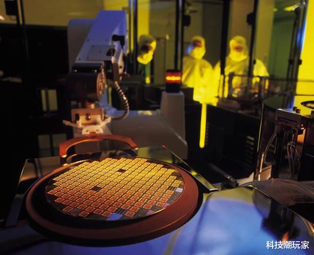 国产EUV光刻机:打破美国芯片禁令的关键王牌