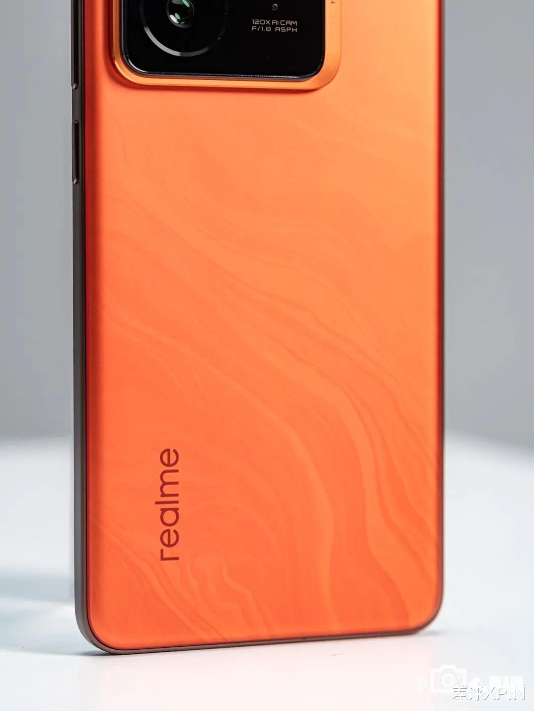 年度性价比手机,可能要被真我 GT7 Pro 预定了