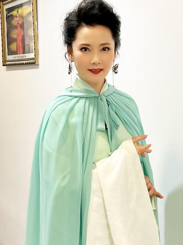 中国最干净的9位女星,不傍富豪、不滥情、个个清白干净