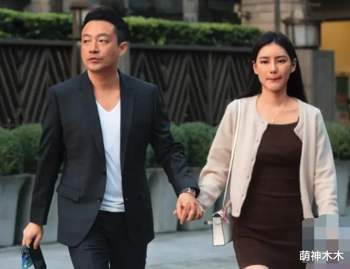 汪小菲求婚成功后首露面,带未婚妻出门溜达,面容憔悴眼底发红