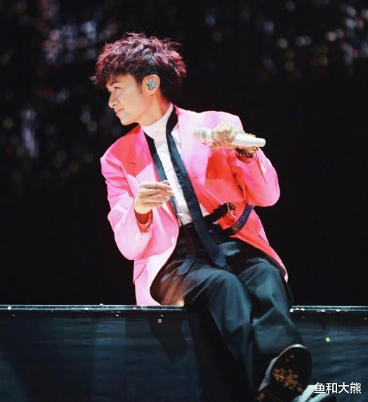 密室大逃脱|《歌手》总决赛赛制正式公布,2轮比拼3人抢占先机,凡希亚碾压