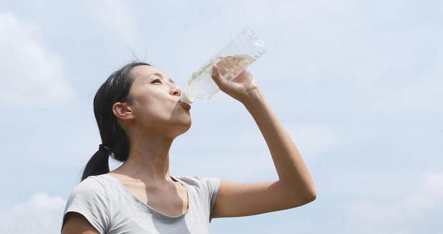 掌握8个喝水时间段，有效提升减肥速度