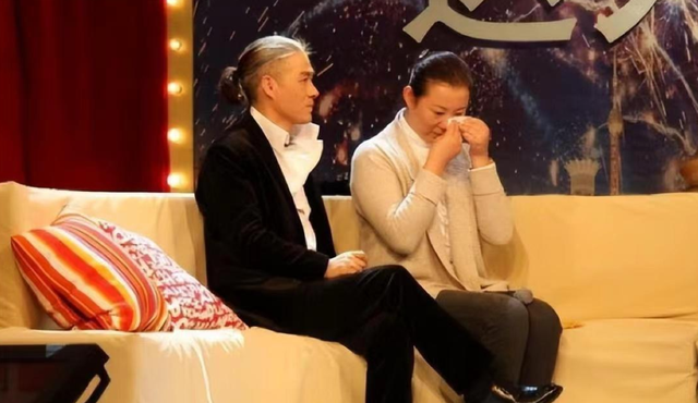 春晚|他长得像刘德华，上过春晚，破产后一夜白头，靠卖包子东山再起