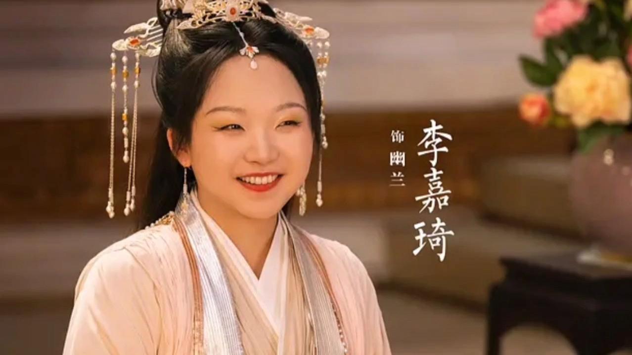 《与凤行》：顶着肥头大耳却要饰演仙界美人，谁的审美出了问题