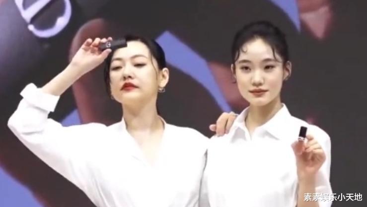 小S大女儿疑似回应:晒旅游照心情不受影响,做夸张动作力挺妹妹