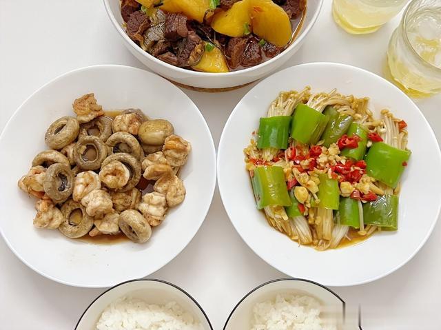 大连丁克一家晒二人食晚餐，一年攒下15万，网友：活通透了