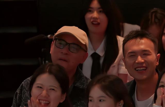 有一种“反噬”叫傅首尔和老刘,离婚后,一个风光一个落魄