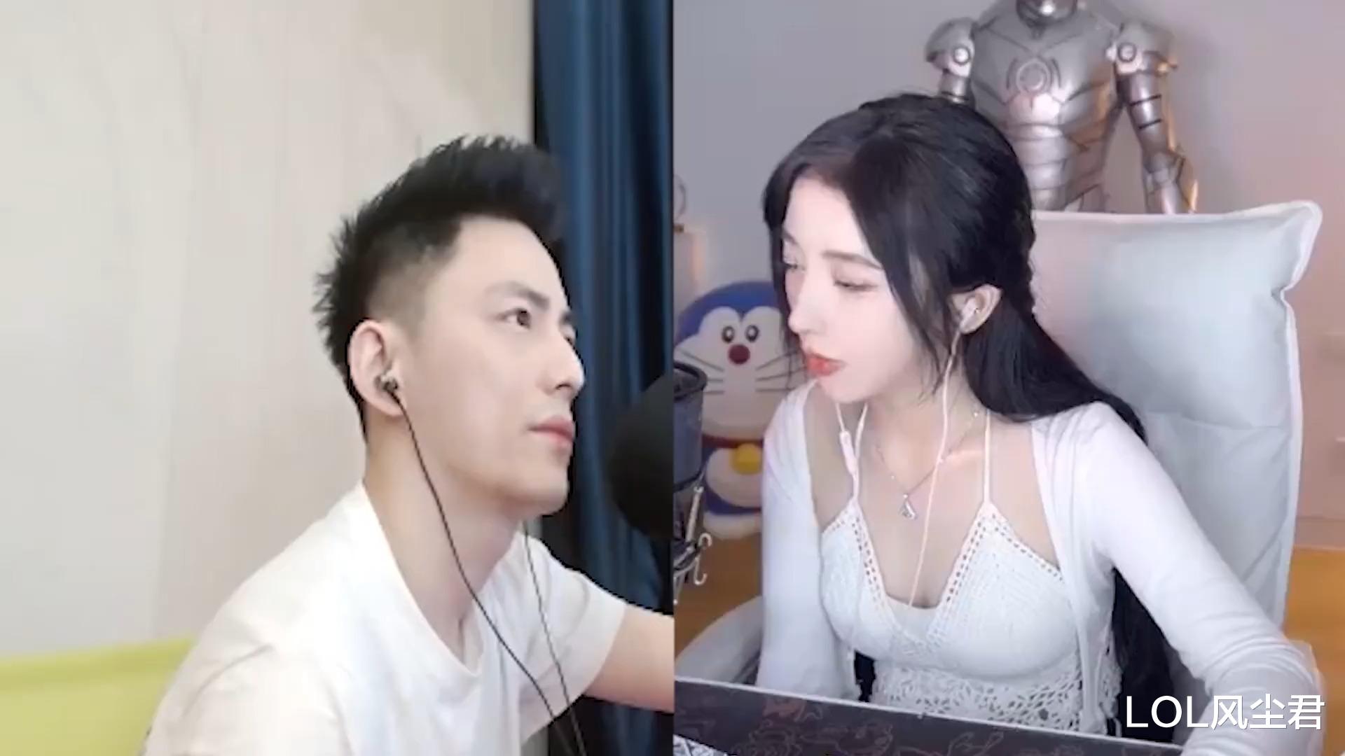 冯提莫首次素颜直播,面部状态判若两人,观众:脖子上的是草莓?